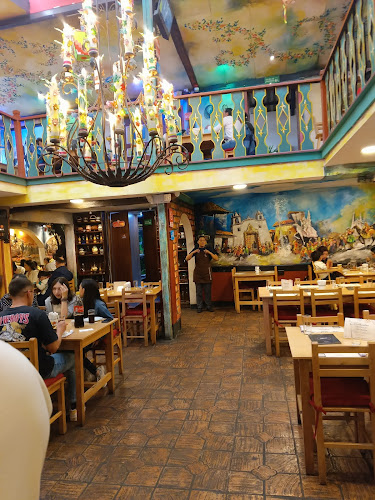 Av. Carlos Arízaga Vega, Cuenca 010207