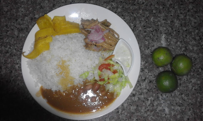 Opinii despre La Colmena Bar Restaurant în Manta - Gastronomía y hostelería