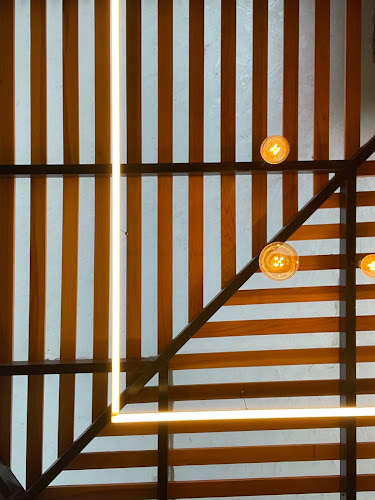 2Q6W+WW3, Avenida Orillas del Zamora, Loja