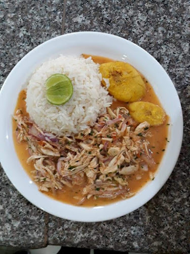 Opinii despre Rolli's Restaurante-Pollos y Carnes în Loja - Gastronomía y hostelería