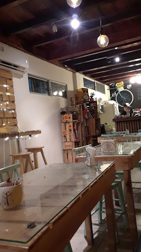 Girasoles de Van Gogh Cafe - La Libertad