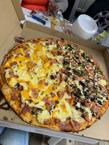 Opinii despre Pizzería Pipo mix în Quito - Gastronomía y hostelería