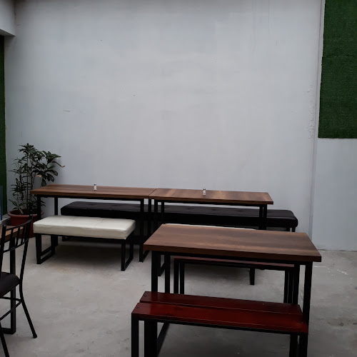 Cesar's Fast Food - Quito