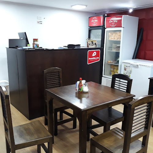 Opinii despre Fly Away Fast Food în Quito - Gastronomía y hostelería