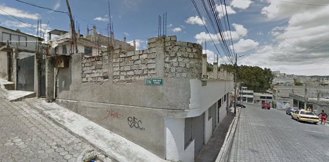 Calle De Los Cipreses S/N, Quito 170144
