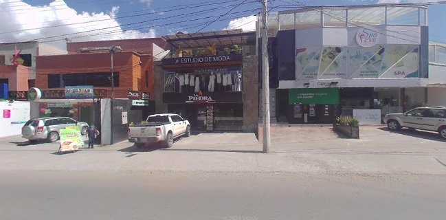 Avenida 1 De Mayo y, Av. Doce de Octubre, Cuenca 010201