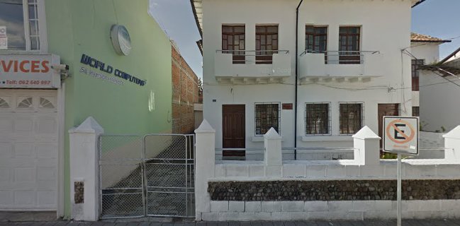 La Cueva bar & grill